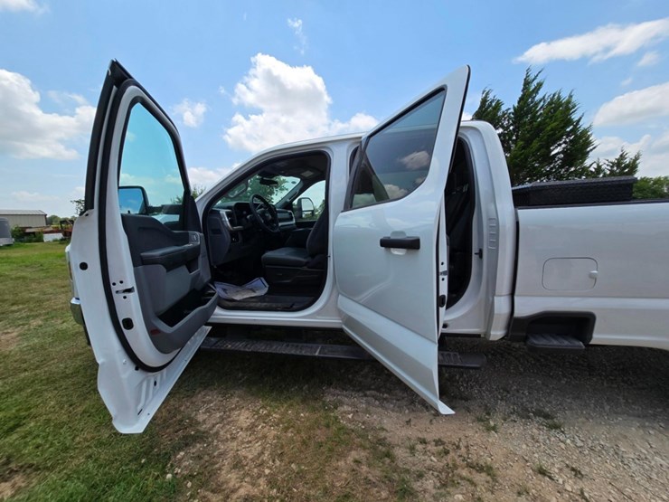 2024-ford-f350-image-13