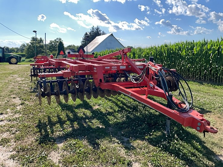 2014-kuhn-krause-excelerator-8000-image-3