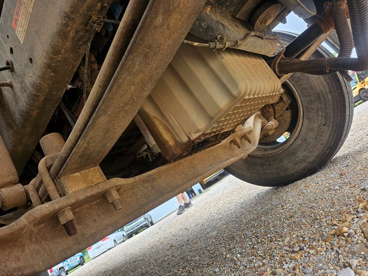 2005-freightliner-fs65-image-71
