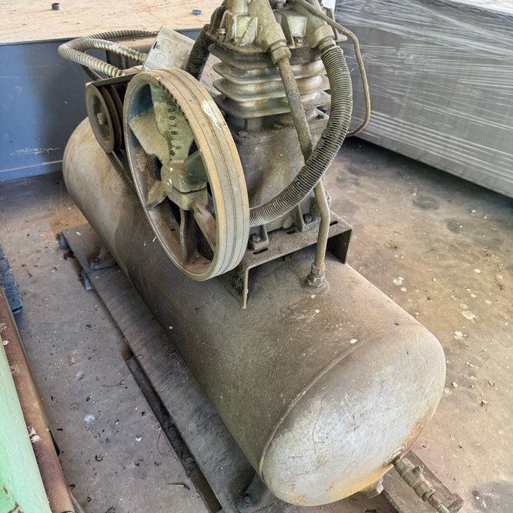 Campbell Hausfeld air compressor