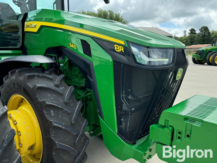2023-john-deere-8r-340-image-10
