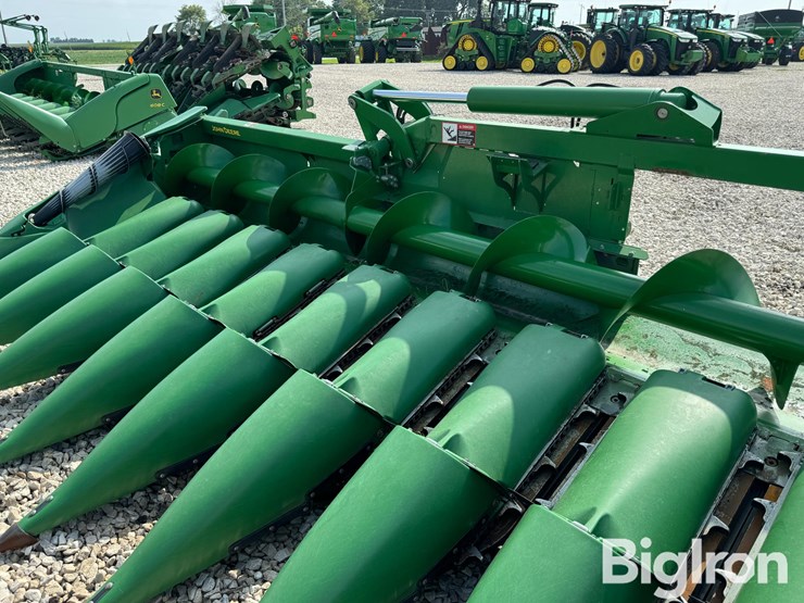 2022-john-deere-c18f-image-14