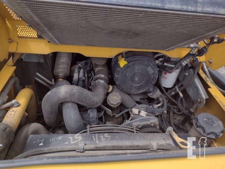 new-holland-c237-image-36