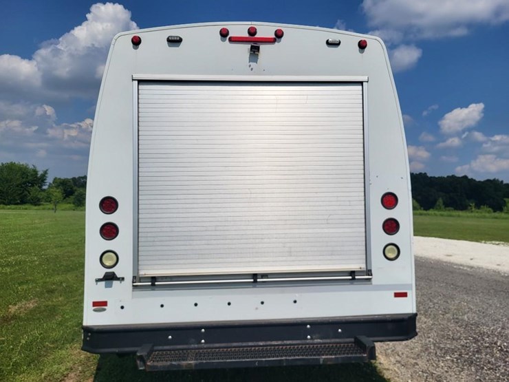 2012-ford-f550-xl-image-35
