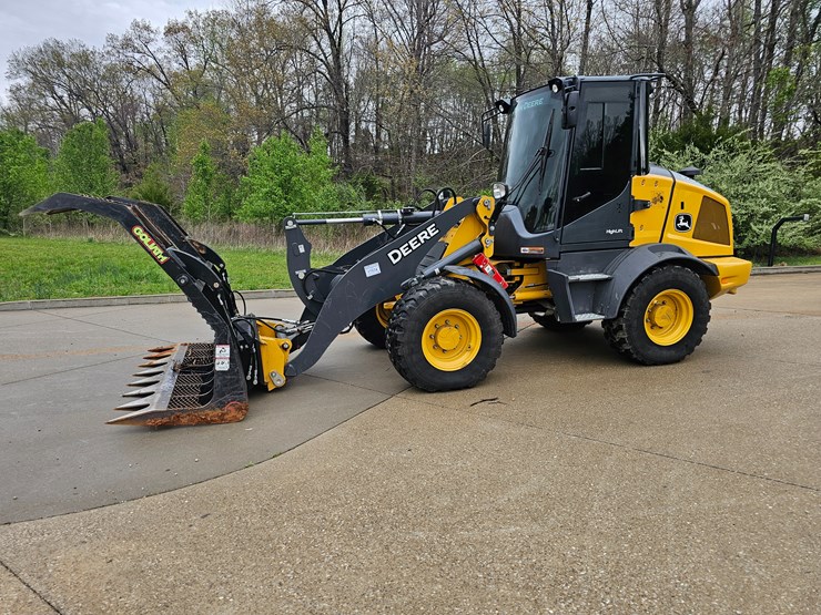 #17574-•-2024-deere-324-wheel-loader-image-3