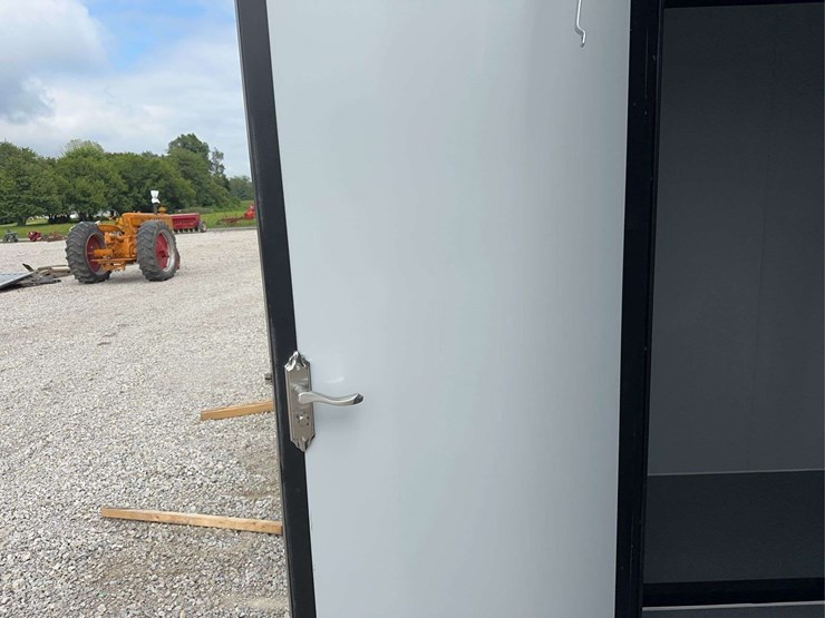 portable-restroom-image-9
