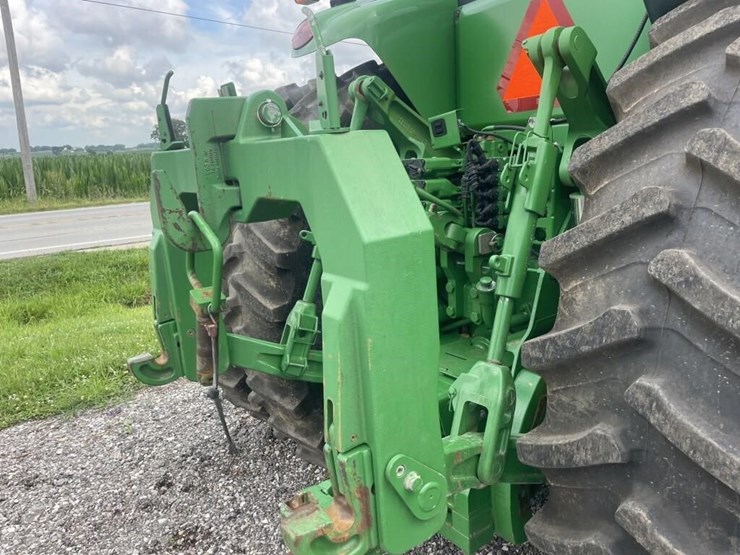 2011-john-deere-8335r-image-25