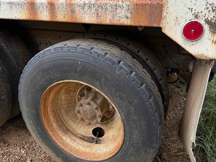 1983-kenworth-w900-image-8