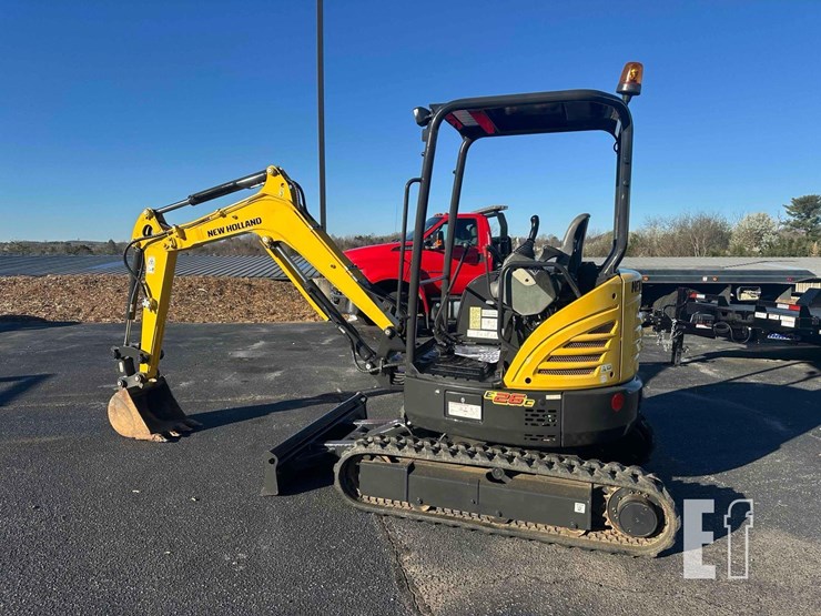 2020-new-holland-e26c-image-2