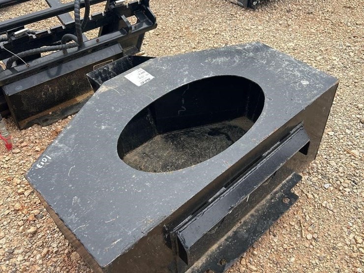 made-in-usa-mini-skid-steer-concrete-bucket-image-2