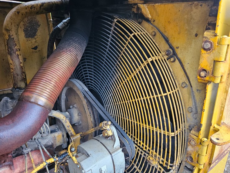 1984-caterpillar-973-image-26