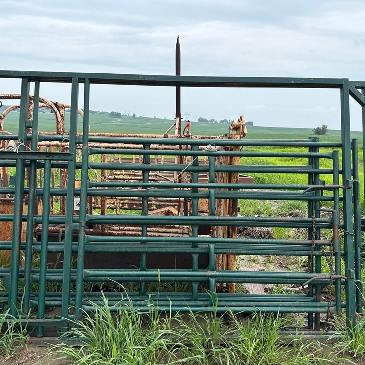 9 1/2ft x 9 1/2ft calving pen
