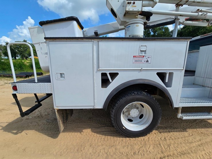 2014-ford-f550-image-12