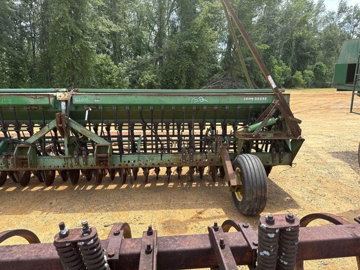 john-deere-520-image-9