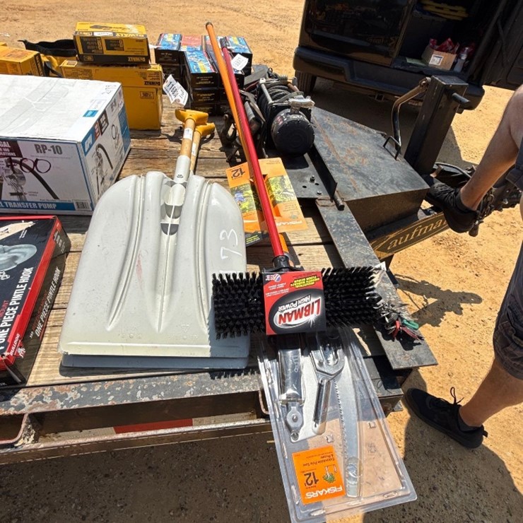 2173 - 2 SHOVELS, BRUSH, & POLE SAW
