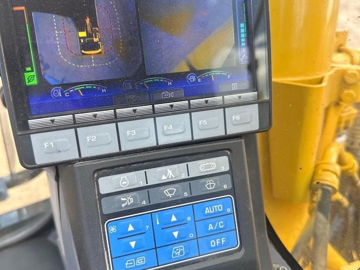 2021-komatsu-pc360-lc-image-24
