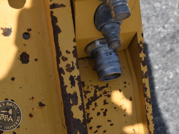 2018-caterpillar-262d-image-35