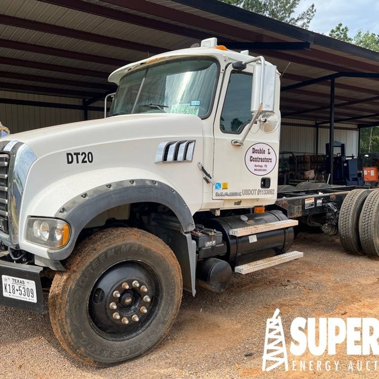 (x) (11-1) 2009 MACK GU713 T/A Truck Tractor w/ Da