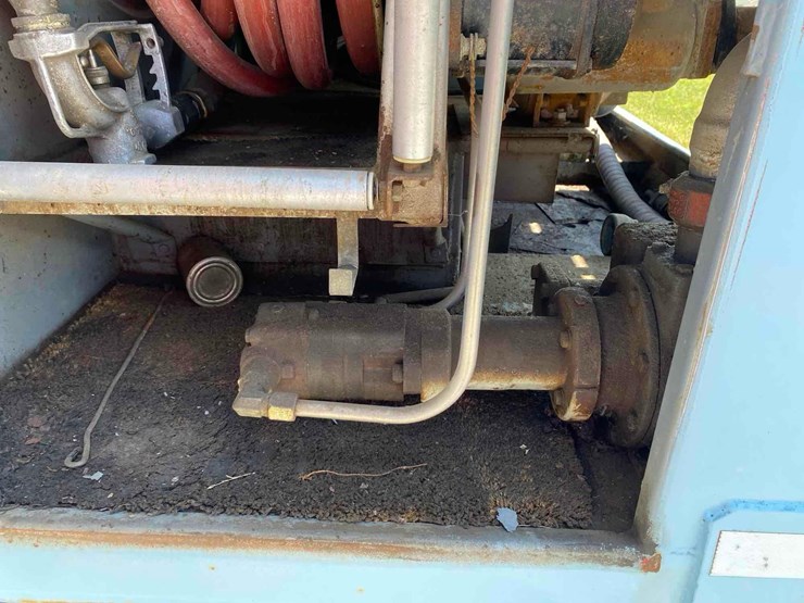 fuel-truck-bed---2,100-gals-image-19
