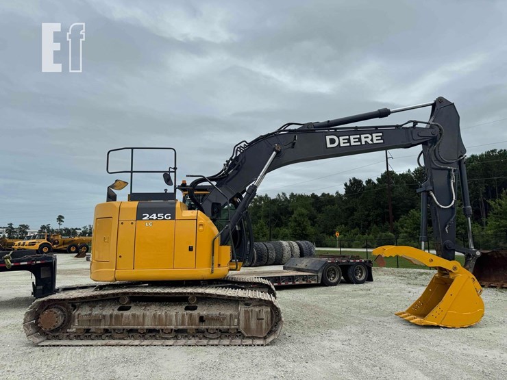 2021-deere-245g-lc-image-6