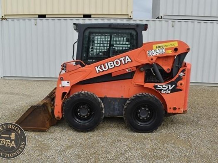 2017-kubota-ssv65-image-10