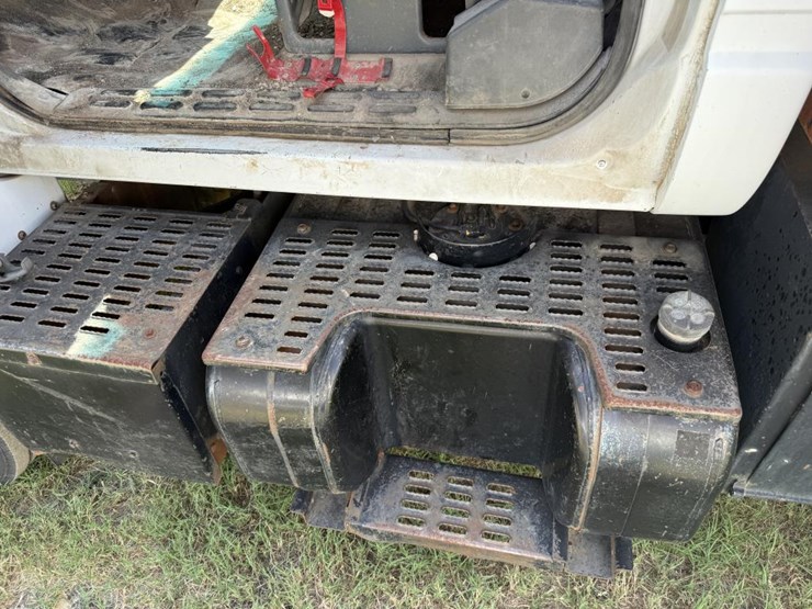 #202-•-1996-gmc-flatbed-dump--6--speed-manual-image-23