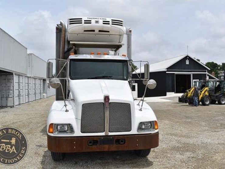 2008-kenworth-t300-image-16