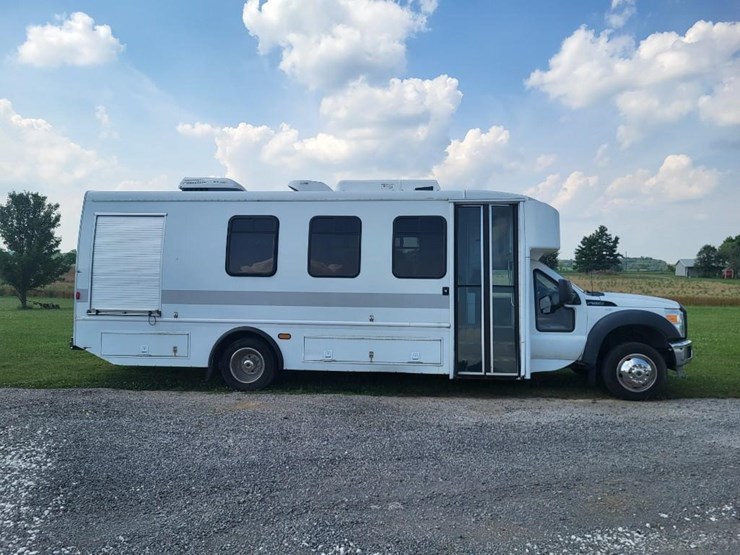 2012-ford-f550-xl-image-2