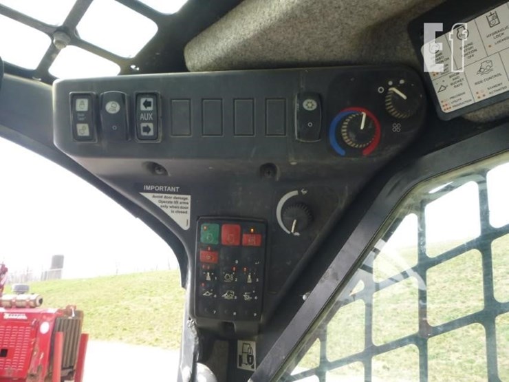 2023-deere-325g-image-8