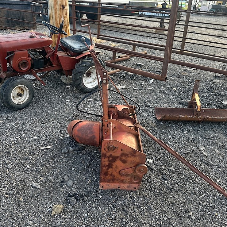 WHEEL HORSE 654 GARDEN TRACTOR