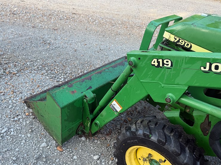 john-deere-790-image-16