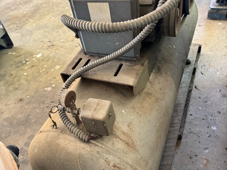 campbell-hausfeld-air-compressor-image-4