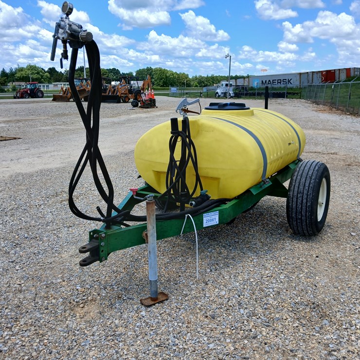 #20861 • 300 Gallon Pull Type Sprayer [Pump Missing]