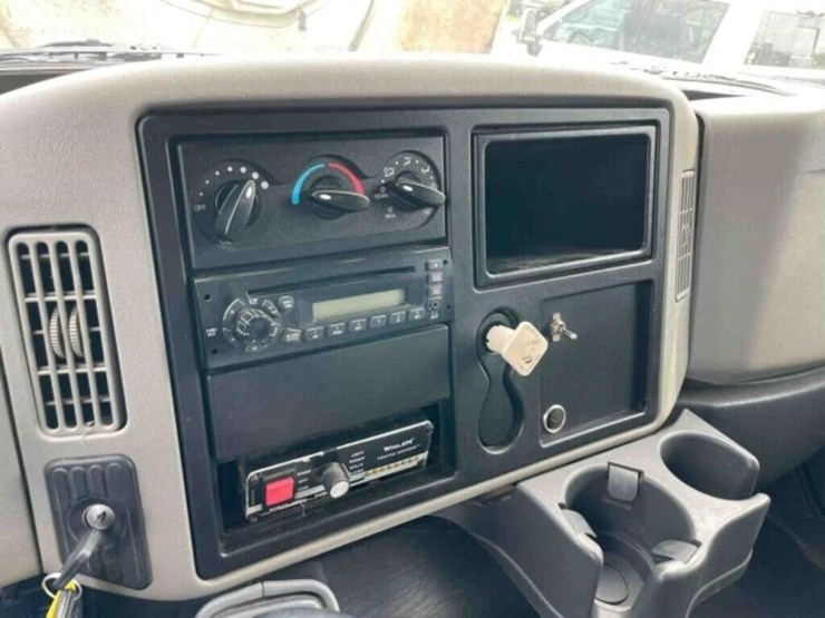 2014-international-durastar-4300-image-59