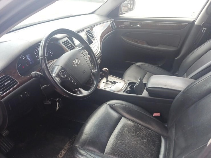 2009-hyundai-genesis-runs/moves-3.8l-v6-image-5