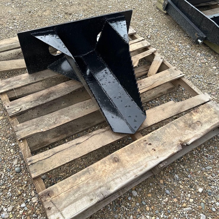 111 - MINI UNIVERSAL ATTACH. SKID STEER TREE SPADE