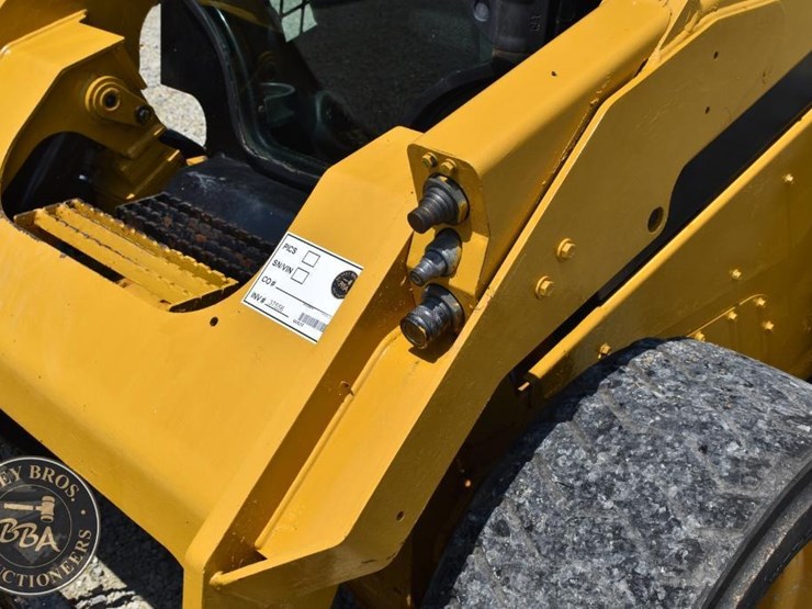 2015-caterpillar-272d2-image-27