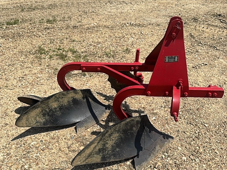 dearborn-2-bottom-plow-image-4