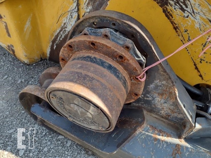 2020-deere-333g-image-29