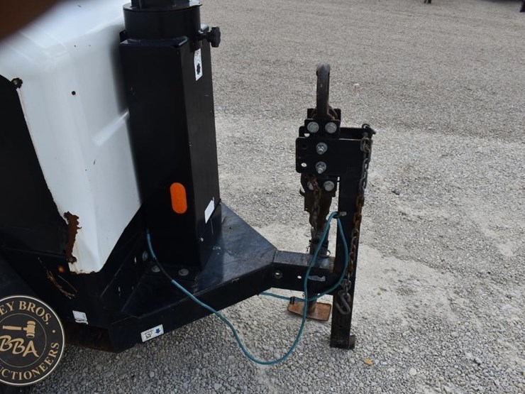 2019-allmand-bros-night-lite-v-series-image-32
