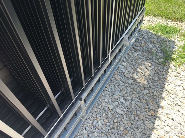 powder-coated-steel-site-fence-8-x-6-ft-image-4