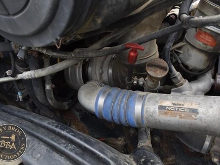 2002-freightliner-century-112-image-40