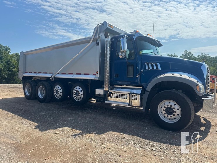 2021-mack-granite-64fr-image-3