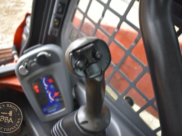 2017-kubota-ssv65-image-54