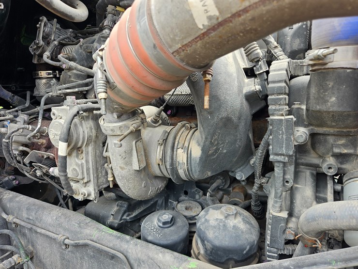 2018-peterbilt-579-image-52
