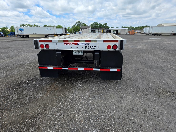 2015-great-dane-48'-x-102"-image-34