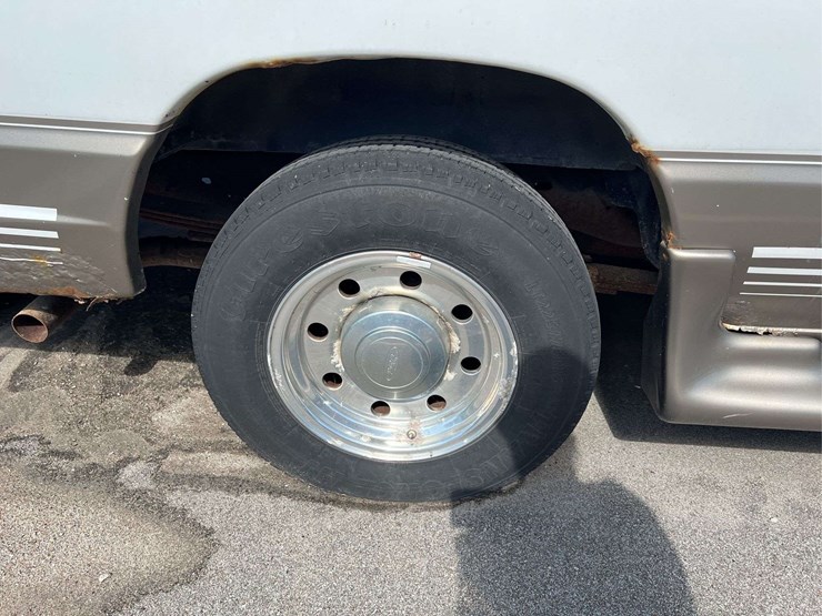 2002-ford-e250-image-4