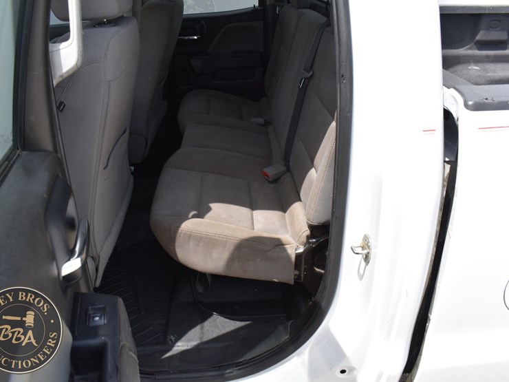 2017-chevrolet-silverado-1500-image-30