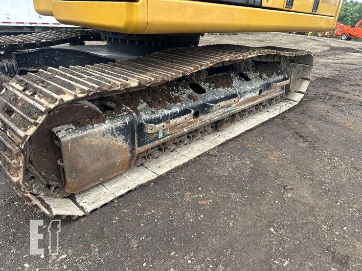 2021-caterpillar-320gc-image-21