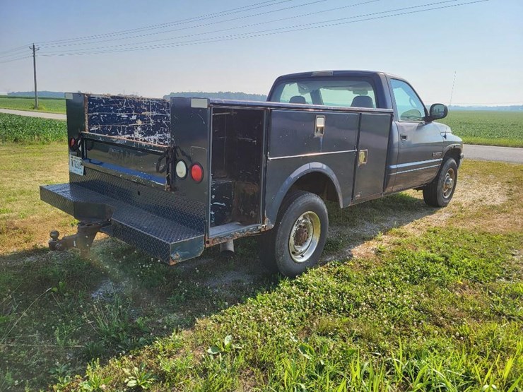 2002-dodge-2500-image-3